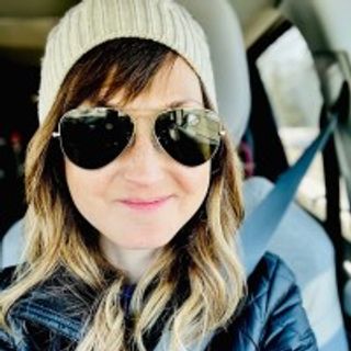 Sarah McCosham author headshot.