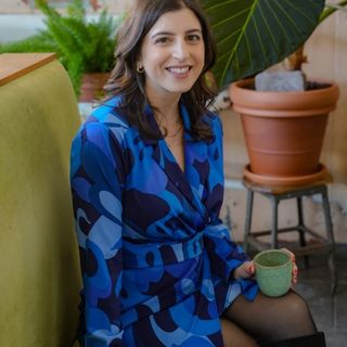 Chloé Pantazi-Wolber author headshot.