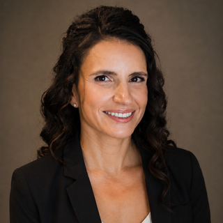 Cait Kontalis author headshot.