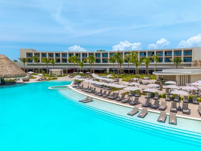 The pool at Zemi Miches Punta Cana All-Inclusive Resort, Curio Collection by Hilton.