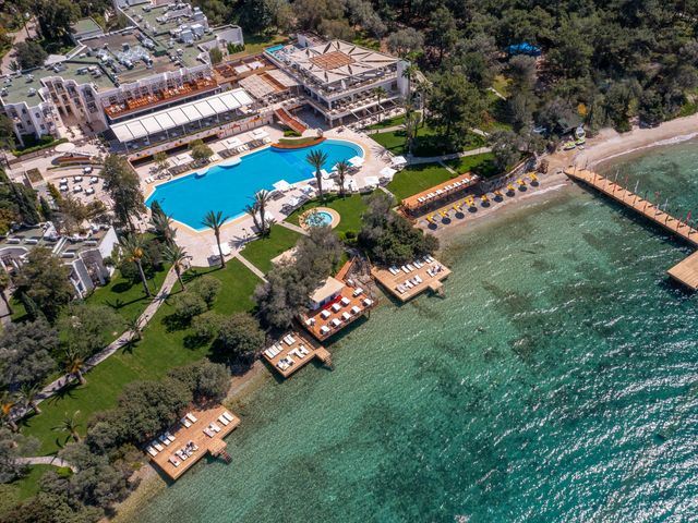 An overhead view of DoubleTree by Hilton Bodrum Isil Club All-Inclusive Resort.