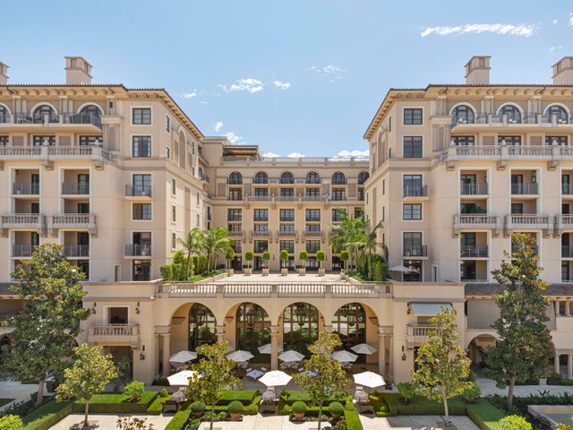 The stately exterior and entrance at the Maybourne Beverly Hills.