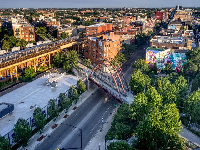 An aerial view over the 606 trail in Wicker Park, Chicago.